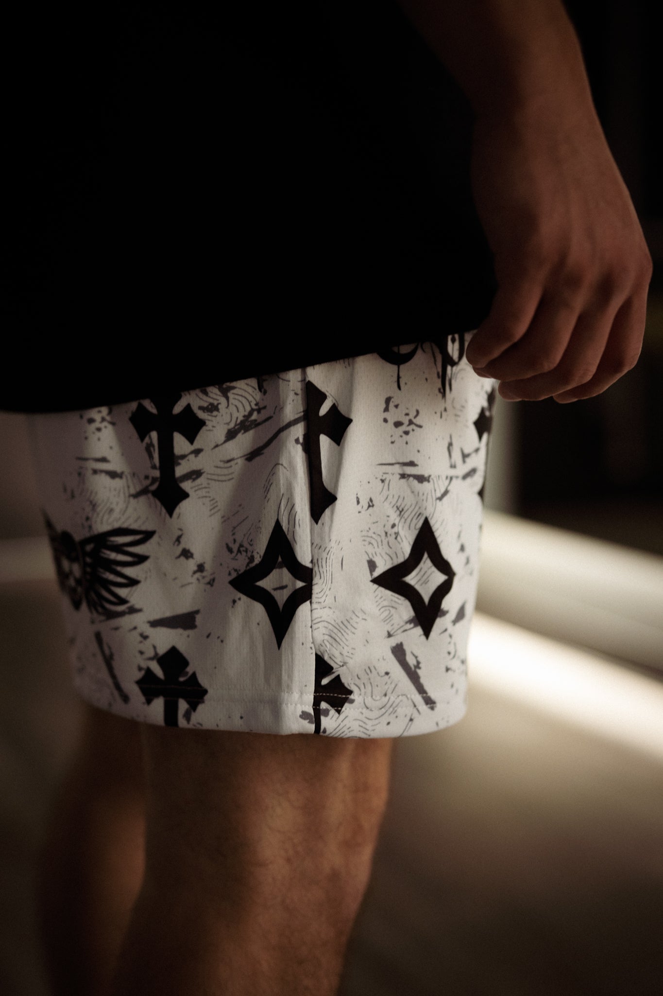 Bleak Midwinter shorts- White/ Gray paint