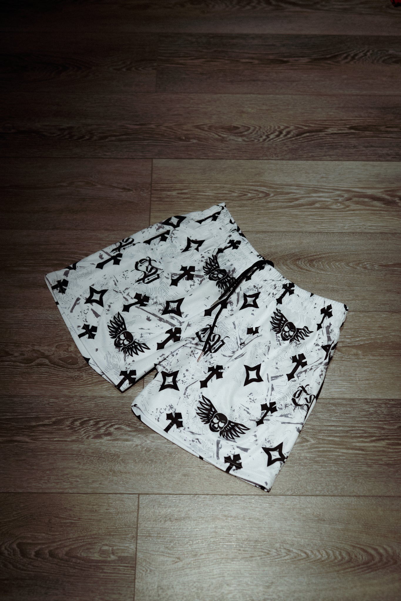 Bleak Midwinter shorts- White/ Gray paint